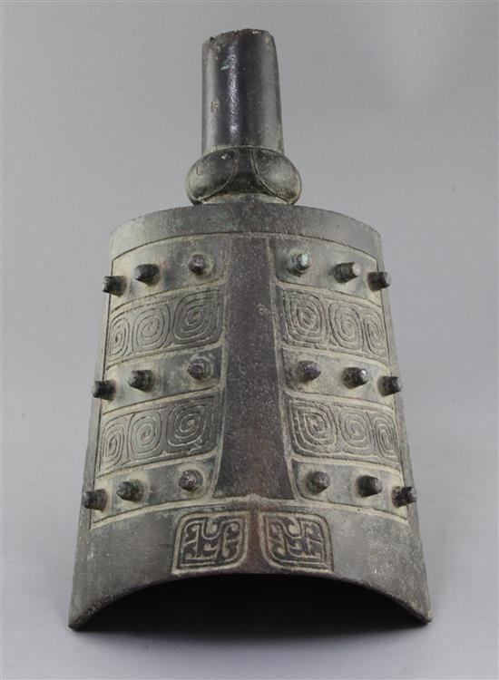 A Chinese archaic bronze bell, Yong Zhong, late Western Zhou/early Eastern Zhou dynasty, 9th-8th century B.C., 39cm high